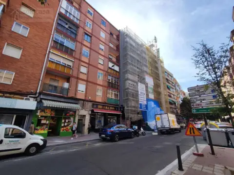 Piso en calle Cerrada