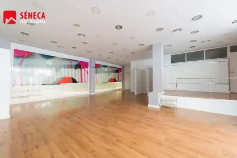 Local comercial en Fuente Palmera