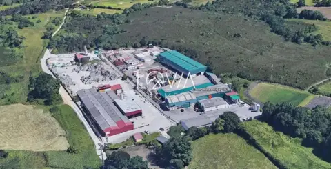 Nave industrial en La Fresneda-Bobes - Valbona-Viella