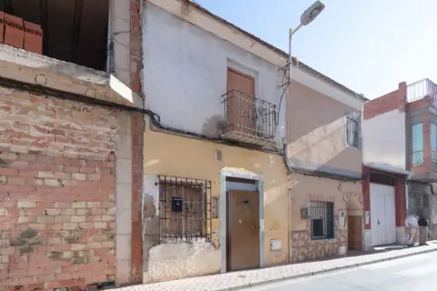 Casa adosada en calle José López Almagro