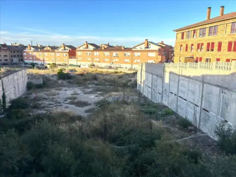 Casa adosada en calle de Gil Tarín