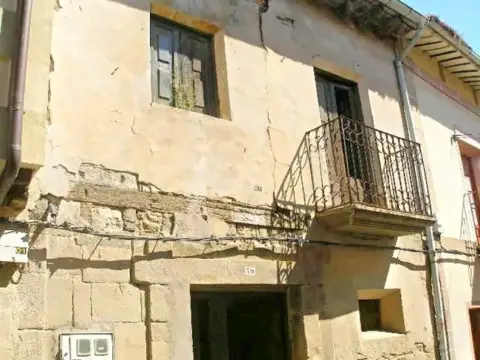 Casa en calle Plaza (La)