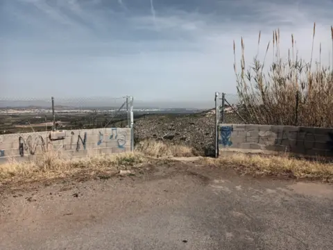 Terreno en calle Perís y Valero