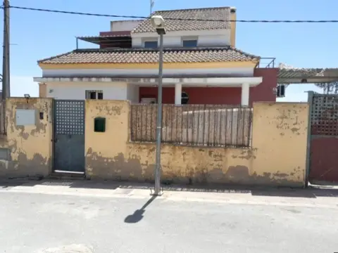Casa en calle los Girasoles