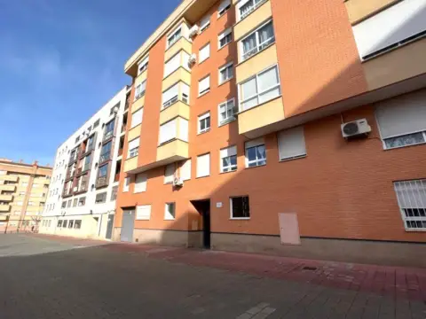 Piso en Plaza Miguel Ángel Blanco