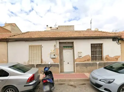 Piso en calle del Primero de Mayo