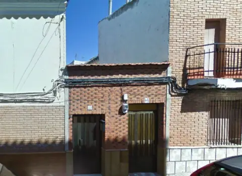 Casa adosada en calle de Calixto Hornedo