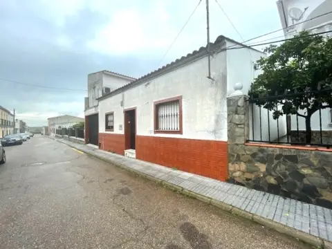 Casa adosada en calle Extremadura