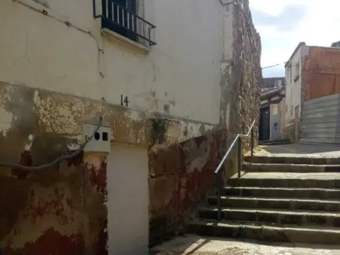 Casa en calle de la Infanzonía