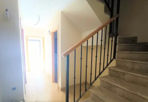 Casa adosada en calle Rochafria