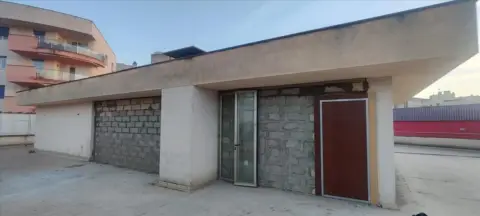 Local comercial en calle Econom P. Gelabert