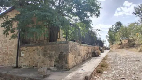 Casa en calle Santibañez Rio