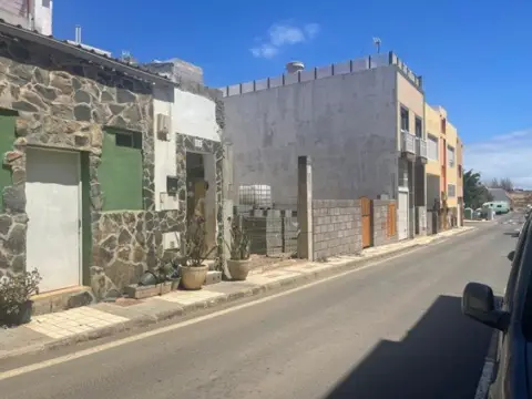 Piso en calle Escultor Manolo Ramos