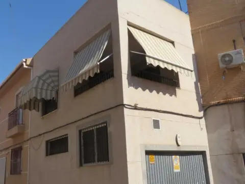 Casa adosada en calle de Juan Martínez Pagán