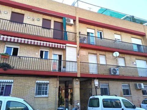 Piso en calle San Juan de Aznalfarache