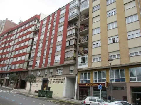Local comercial en calle de José Manuel Pedregal
