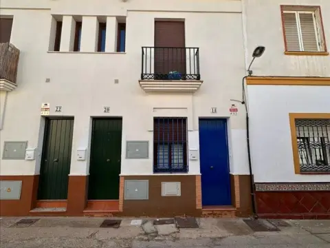 Casa adosada en calle Huelva