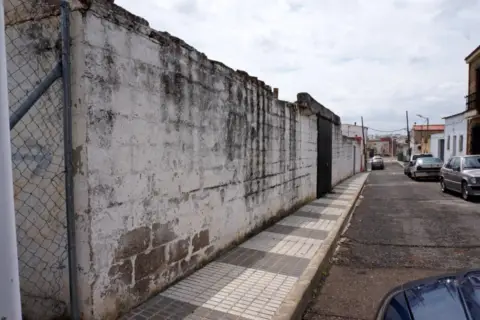 Terreno en calle Carmonita