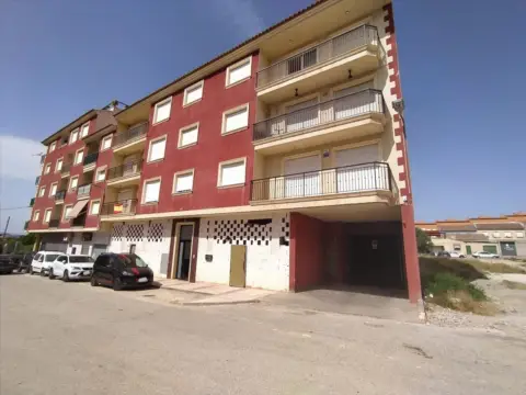 Local comercial en Avenida de los Reyes de España