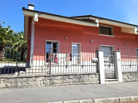 Casa en calle Leceñes