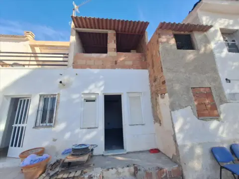 Casa adosada en calle Islas Baleares