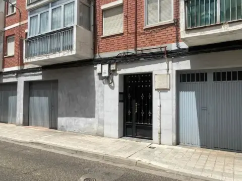 Piso en calle de Anastasia Santamaría
