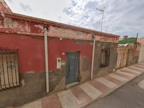 Casa en calle de Antonio Vallejo