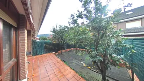 Casa adosada en calle de la Ría de Solía