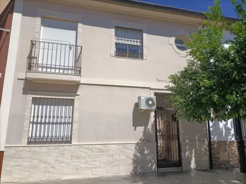 Casa adosada en calle Lucena