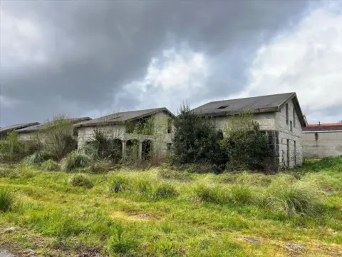 Casa en calle Esfarrapa . Apu-R7. Parcela