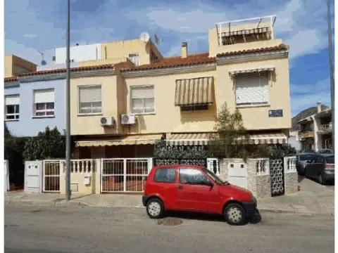 Casa adosada en calle Federico García Lorca