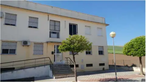 Piso en calle Plaza Santa Gema