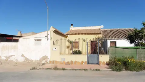 Casa adosada en calle los Castillos (Jimenado)