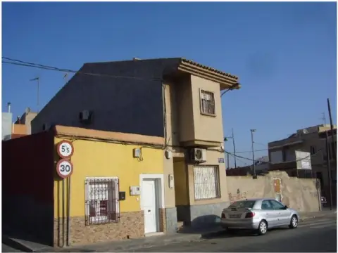 Casa adosada en calle Prolongación Batería