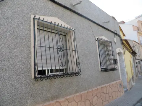 Casa adosada en calle Vista Alegre