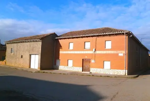 Casa – Corbillos de los Oteros