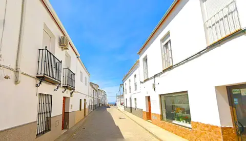 Casa adosada en Avenida de la Constitución