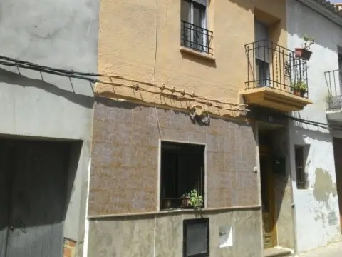Casa adosada en Carrer de les Virtudes