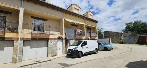 Casa adosada en Plaza Lanchares