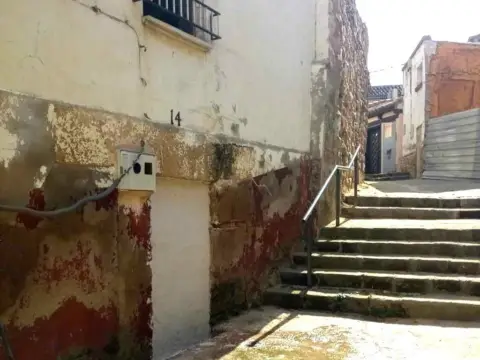 Casa en calle de la Infanzonía