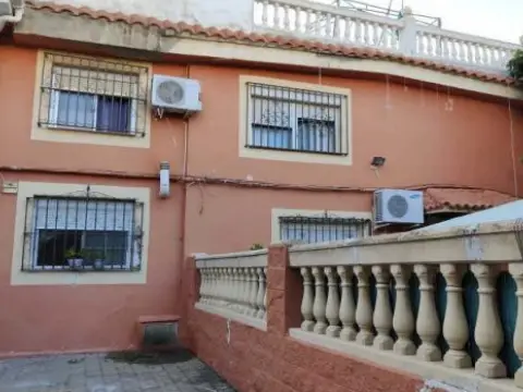 Casa en Avenida Juan XXIII