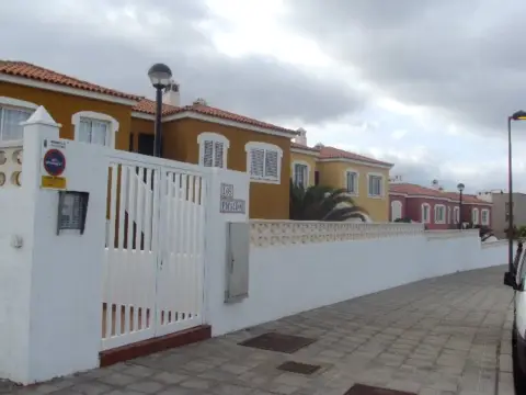 Piso en calle Doctora Inmaculada Exposito Marrero