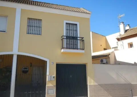 Casa en Avenida de la Blanca Paloma