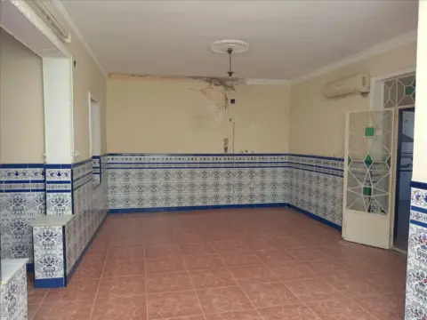 Casa adosada en calle de la Manzanilla