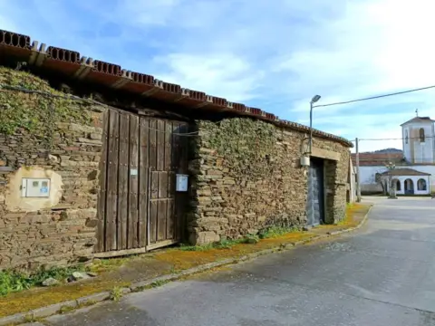 Casa adosada en calle de la Iglesia