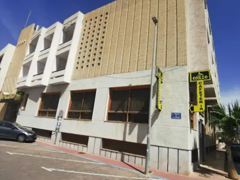 Local comercial en calle de la Base