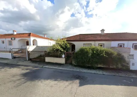 Casa adosada en calle de la Alberquilla