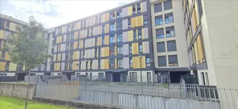 Piso en calle Carmen Bravo Villasante