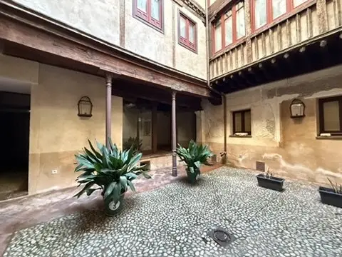 Casa en Plaza de Montalbanes