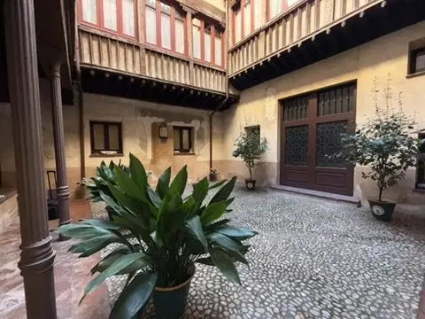 Casa en Plaza de Montalbanes